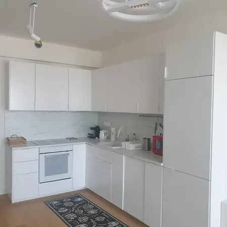 Modern On The Banks Of The Danube Apartment *
