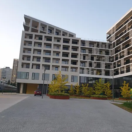 Modern On The Banks Of The Danube Apartment