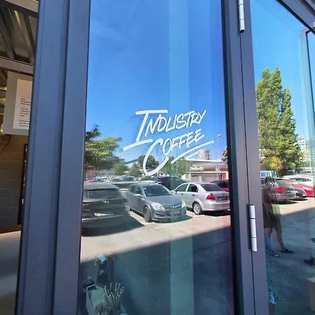 Modern On The Banks Of The Danube Apartamento *