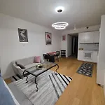 Modern On The Banks Of The Danube Appartement